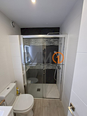 En venda pis totalment moblat i equipat de 2 habitacions amb pàrquing