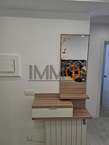 En venda pis totalment moblat i equipat de 2 habitacions amb pàrquing