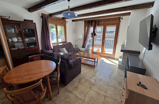 2 bedroom rental furnished and equipped with parking in El Tarte