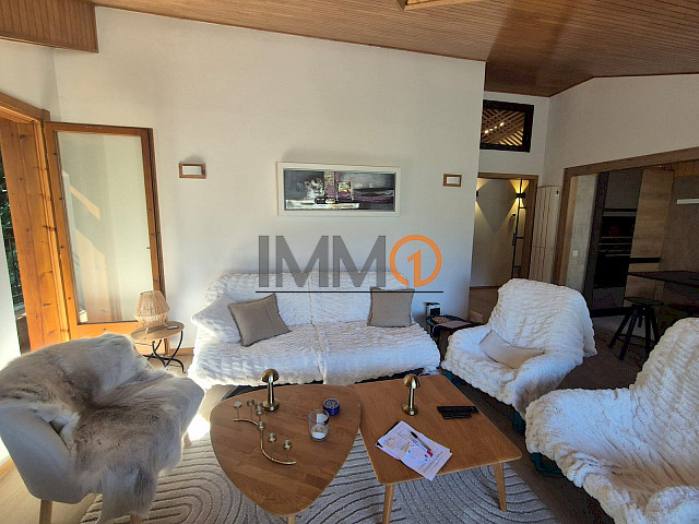 Venta de magnífico Ático en Anyòs de 3 habitaciones dobles + altillo con plaza de parking y trastero