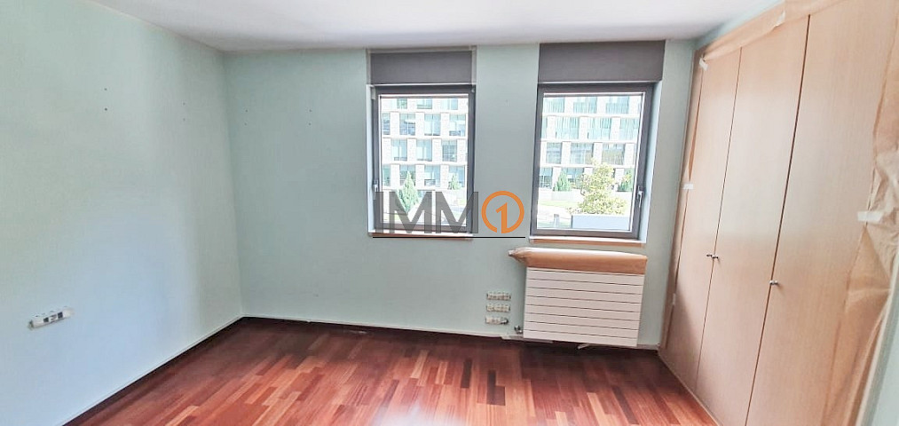 Céntrico piso de 3 habitaciones con plaza de parking y trastero