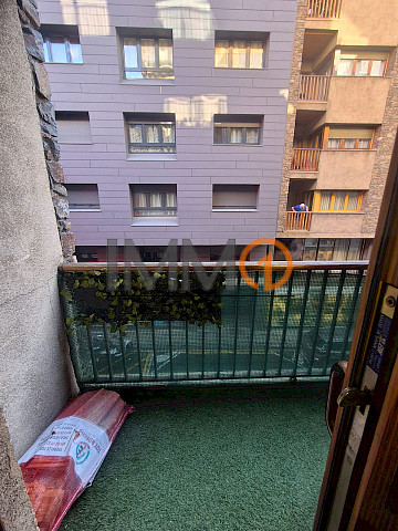 Céntrico piso en venta 4 habitaciones con terraza en Andorra la Vella
