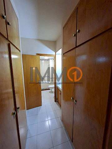 En venta piso de 1 habitación con aparcamiento en Incles