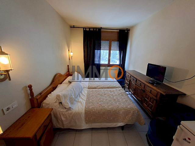 En venta piso de 1 habitación con aparcamiento en Incles