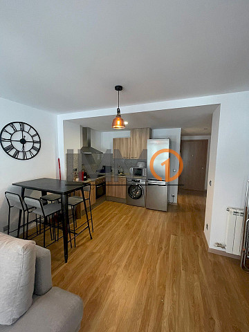 En alquiler en Arinsal piso de 2 habitaciones con aparcamiento