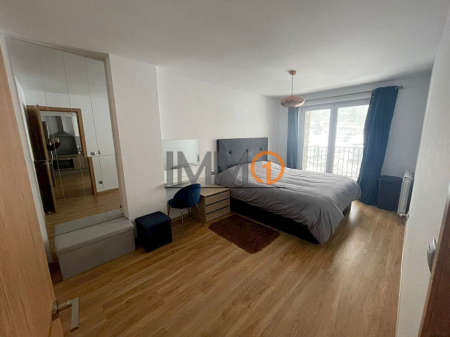 En alquiler en Arinsal piso de 2 habitaciones con aparcamiento