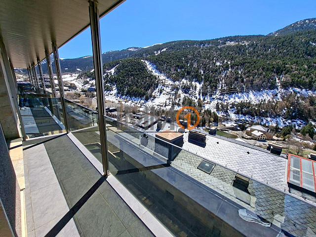 En lloguer fantàstic pis de 2 habitacions amb terrassa i vistes a Ransol (Canillo)