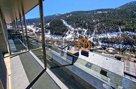 For rent fantastic 2-bedroom apartment with terrace and views in Ransol (Canillo)