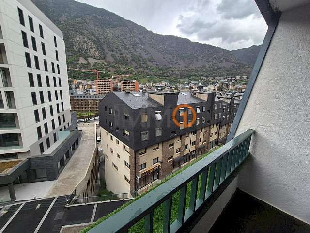 Pis cèntric de 4 habitacions amb aparcament a Andorra la Vella