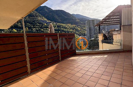 Ampli pis en venda de 3 habitacions a Escaldes Engordany