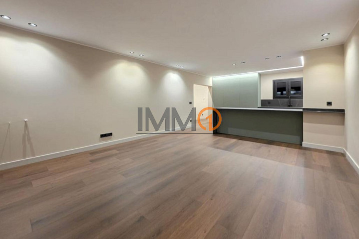 Es ven ampli pis reformat de 4 habitacions a Escaldes Engordany (Ctra. d’Engolasters)