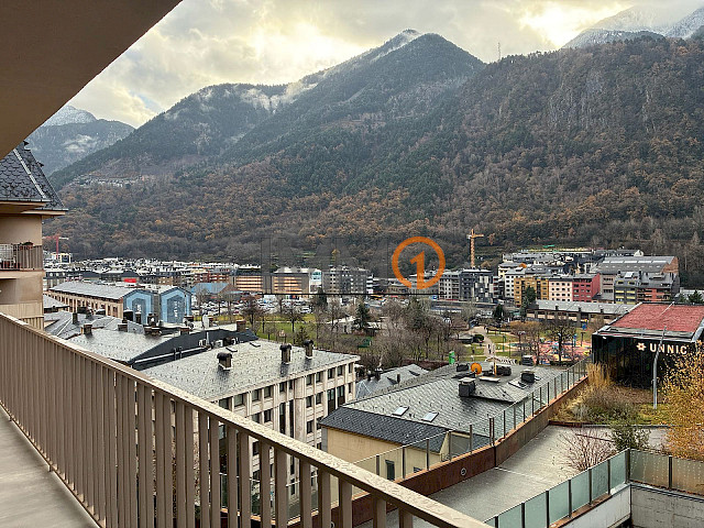 En lloguer pis reformat de 3 habitacions al centre d’Andorra la Vella