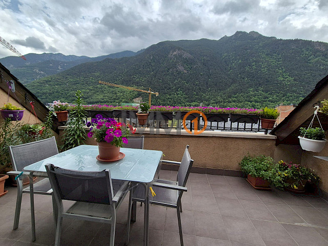 En lloguer fantàstic àtic moblat de 2 habitacions a Santa Coloma (Andorra la Vella)