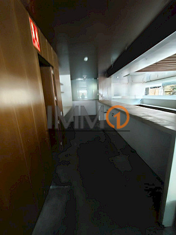 En lloguer ampli local comercial a Escaldes Engordany