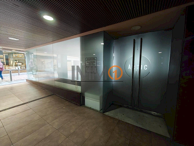 En lloguer ampli local comercial a Escaldes Engordany