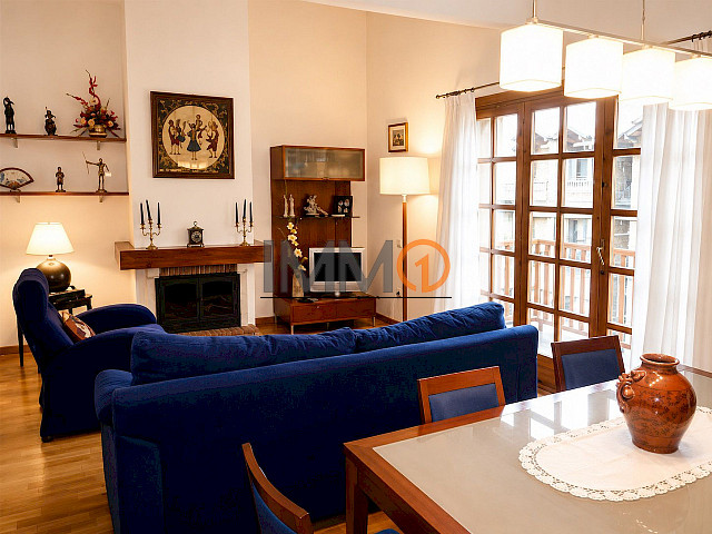 En venda pis de 3 habitacions amb aparcament a Canillo