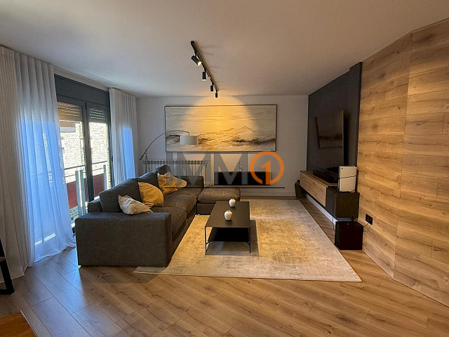 En venda espectacular pis de 3 habitacions amb aparcament a Escaldes Engordany