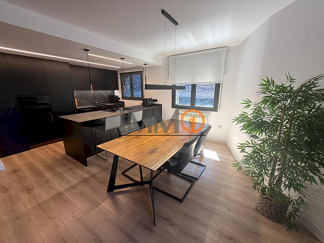 En venda espectacular pis de 3 habitacions amb aparcament a Escaldes Engordany