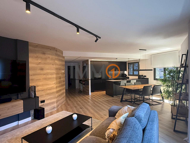 En venda espectacular pis de 3 habitacions amb aparcament a Escaldes Engordany